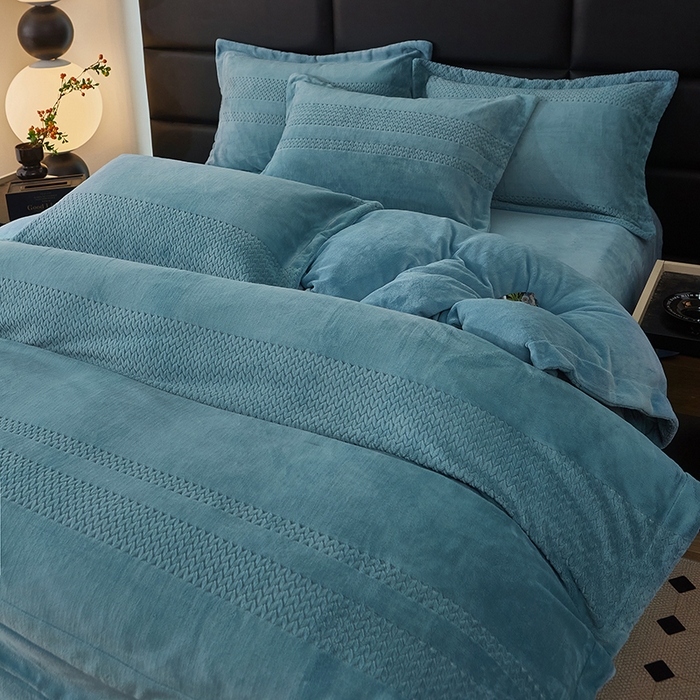 91家纺网 家纺一手货源 找家纺 绣女坊 2024新款雕花绒-大麦四件套 大麦-蓝灰