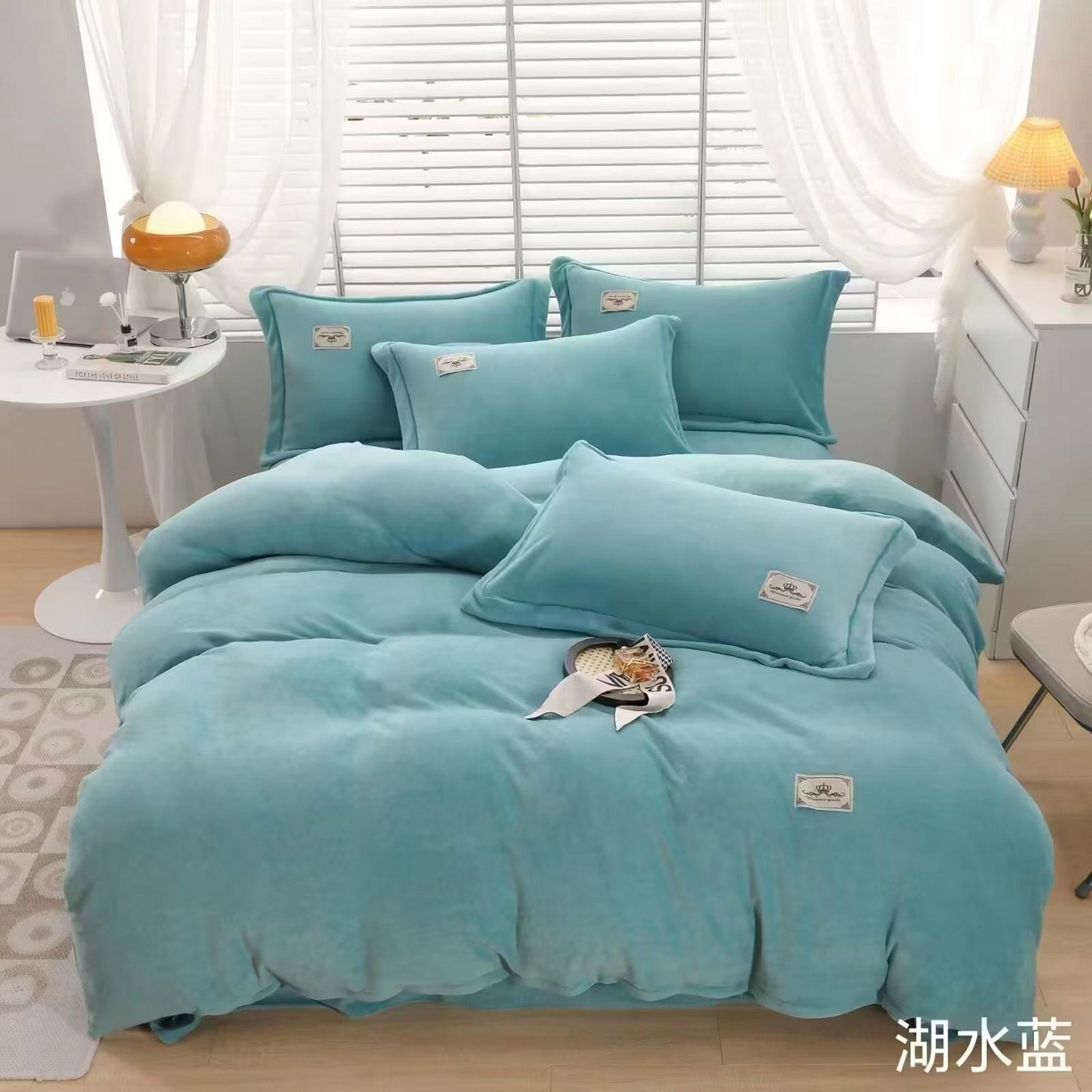 91家纺网 家纺一手货源 找家纺 优姿家纺 2025新款加厚全消光牛奶绒印花四件套 湖水蓝