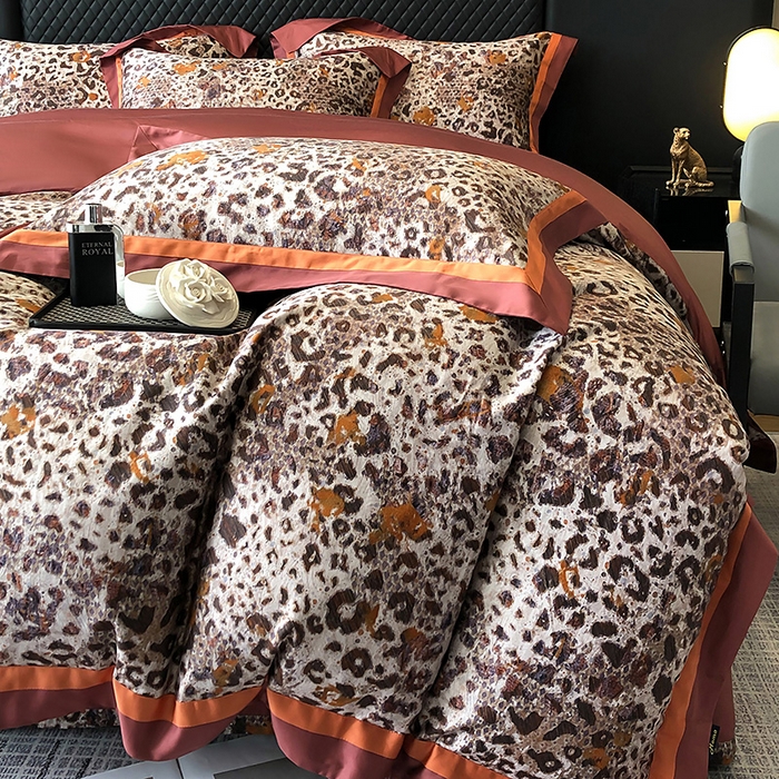 91家纺网 家纺一手货源 找家纺 东方名伶 2024新款50S全棉数码印花长绒棉四件套豹纹