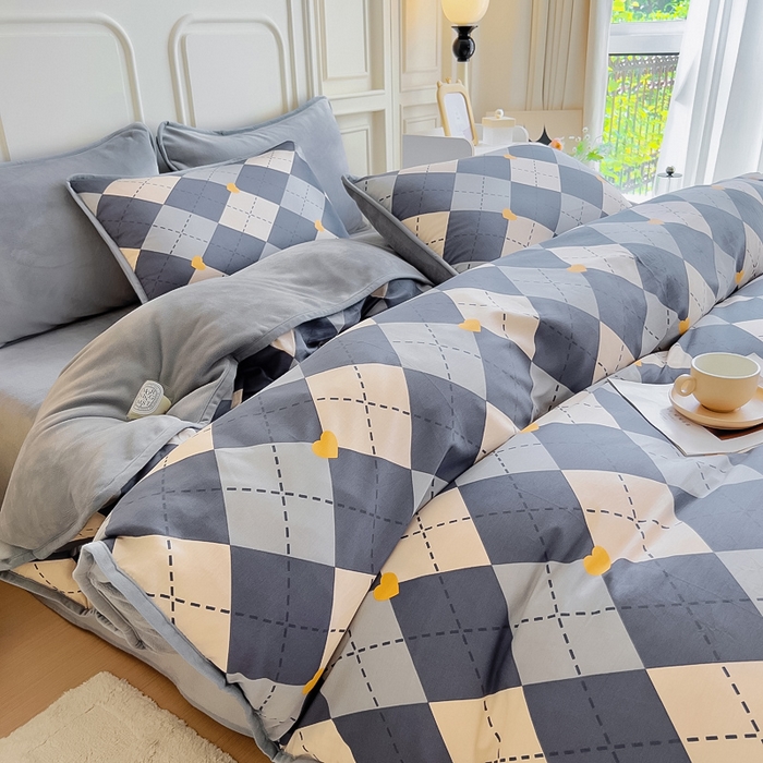 91家纺网 家纺一手货源 找家纺 2024新款全棉加牛奶绒四件套单被套系列-四件套 格韵空间