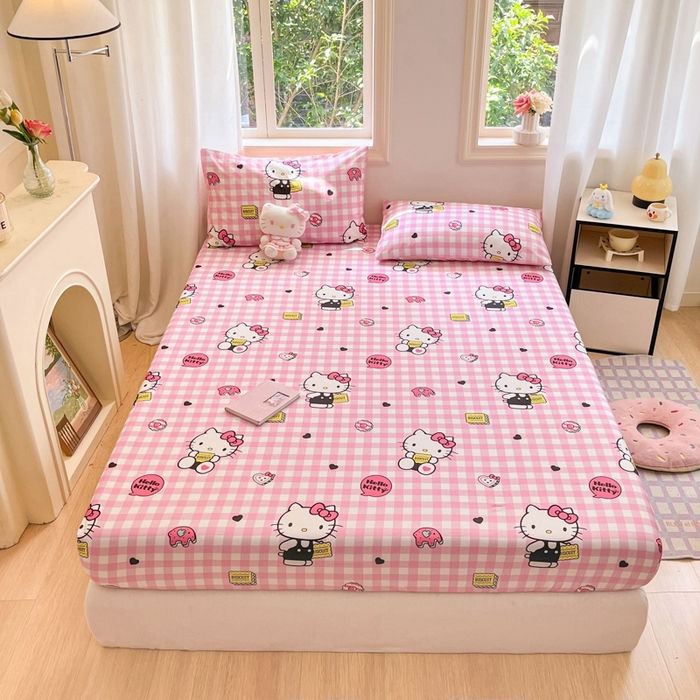 91家纺网 家纺一手货源 找家纺 博雅 2024新款三丽鸥卡通系列全棉印花床笠 粉格KT