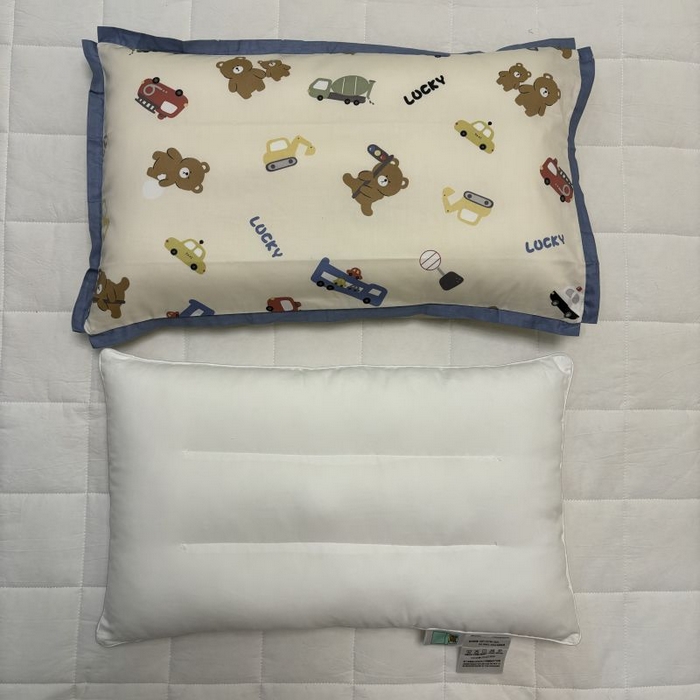 91家纺网 家纺一手货源 找家纺 2024新款A类133x72铂金全棉枕套枕头枕芯七彩童年系列 枕套+枕芯-实拍图 熊熊旅行记