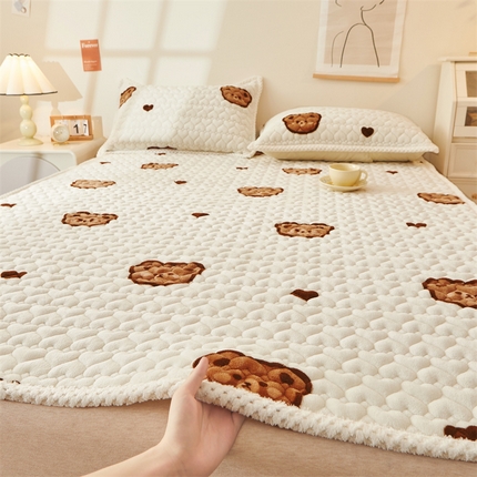 91家纺网 家纺一手货源 找家纺 (总) 兄弟坊 2025新款牛奶绒印花床护垫床笠 床垫保护套