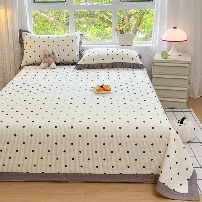 91家纺网 家纺一手货源 找家纺 暖居 2024新款韩系大包边双面纯棉床盖 经典小波点