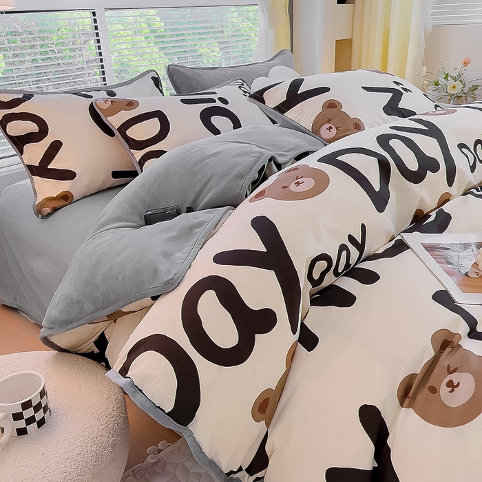 91家纺网 家纺一手货源 找家纺 2024新款全棉加牛奶绒四件套单被套系列-四件套 字母熊
