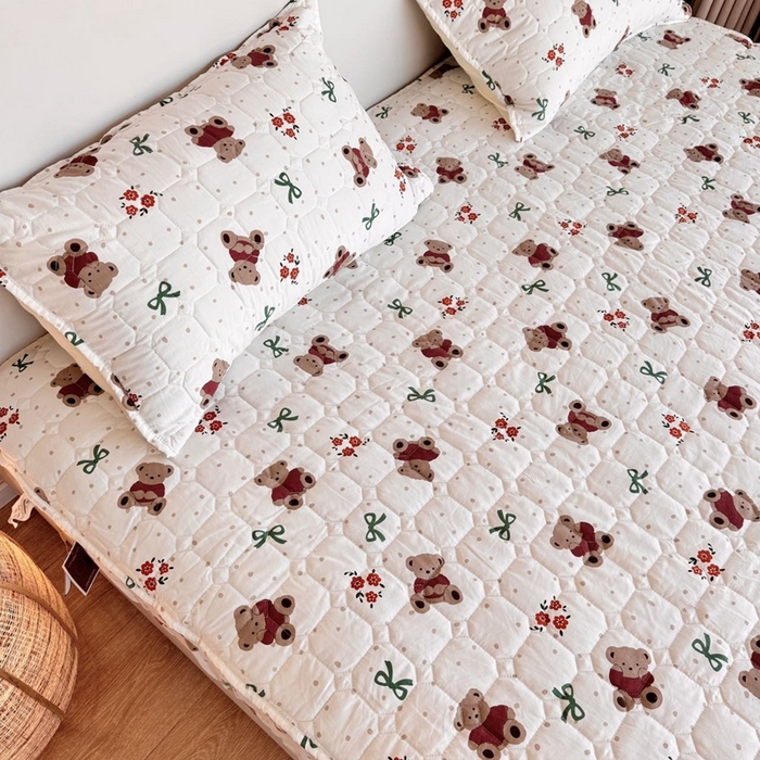 91家纺网 家纺一手货源 找家纺 兜米家居 2024新款云朵水洗纱夹棉单品床笠 玩具小熊