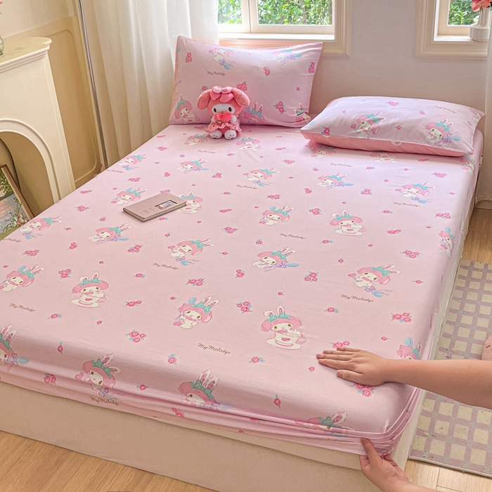 91家纺网 家纺一手货源 找家纺 博雅 2024新款三丽鸥卡通系列全棉印花床笠 花朵美乐蒂