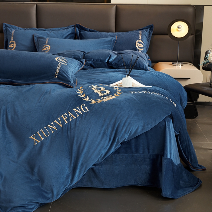 91家纺网 家纺一手货源 找家纺 绣女坊 2024新款高克重宝宝绒四件套 眷恋-蓝色