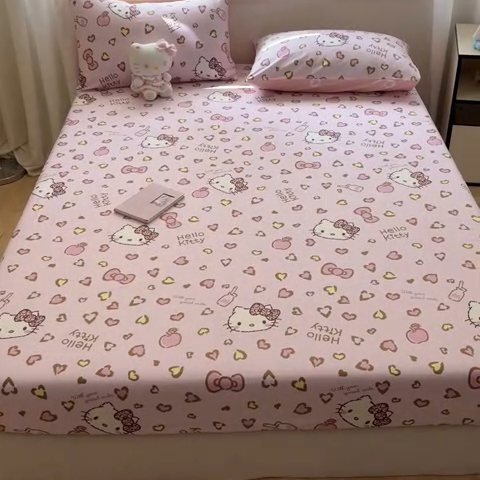 91家纺网 家纺一手货源 找家纺 博雅 2024新款三丽鸥卡通系列全棉印花床笠 心心KT