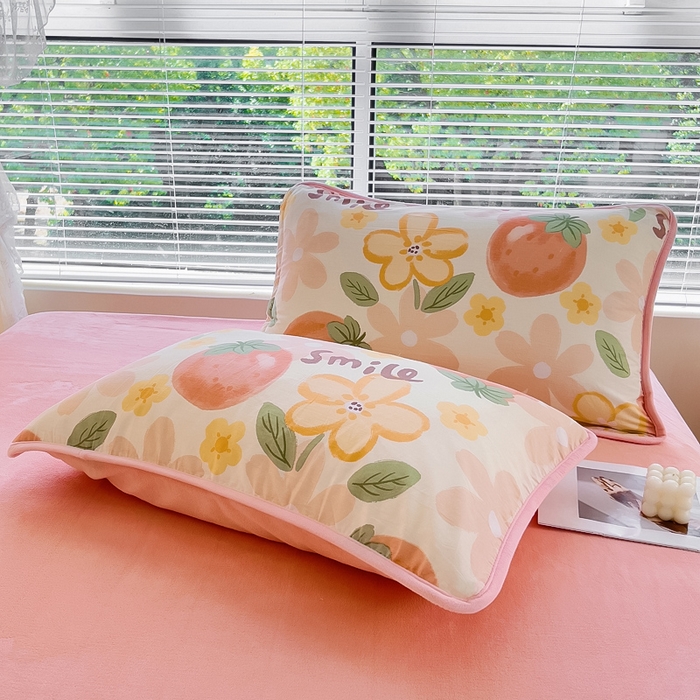 91家纺网 家纺一手货源 找家纺 2024新款全棉加牛奶绒四件套单被套系列-四件套 笑脸草莓