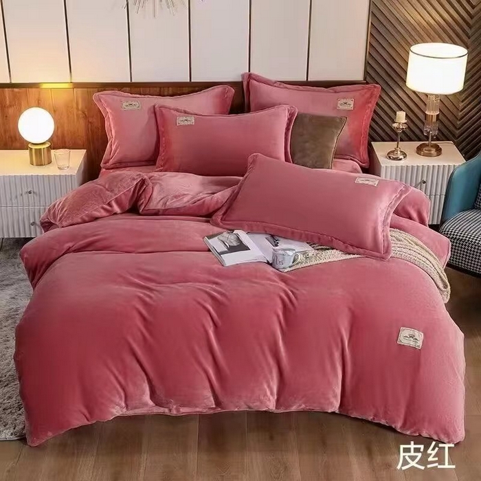 91家纺网 家纺一手货源 找家纺 优姿家纺 2025新款加厚全消光牛奶绒印花四件套 皮红