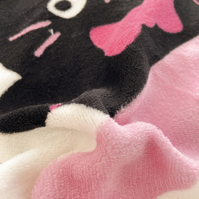 91家纺网 家纺一手货源 找家纺 莱米家纺 2024新款7斤重牛奶绒卡通小版四件套系列 波浪小猫