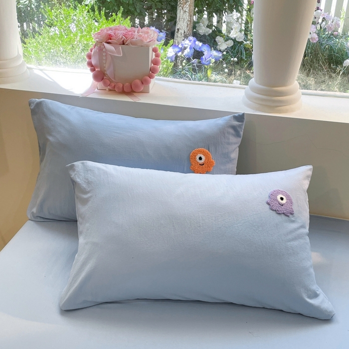 91家纺网 家纺一手货源 找家纺 葡萄家 2024新款毛巾绣水洗云朵棉萌系小怪兽四件套 小怪兽-天空蓝