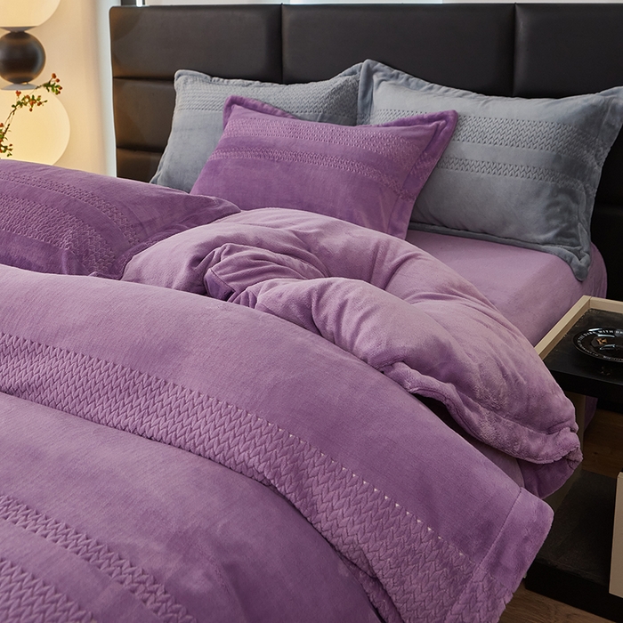 91家纺网 家纺一手货源 找家纺 绣女坊 2024新款雕花绒-大麦四件套 大麦-紫色