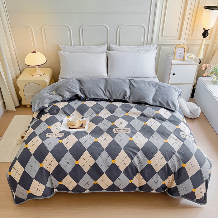 91家纺网 家纺一手货源 找家纺 2024新款全棉加牛奶绒四件套单被套系列-单被套 格韵空间