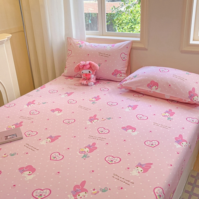 91家纺网 家纺一手货源 找家纺 博雅 2024新款三丽鸥卡通系列全棉印花床笠 粉色爱心美乐蒂