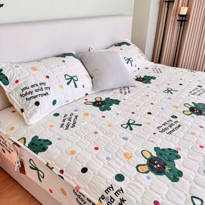 91家纺网 家纺一手货源 找家纺 兜米家居 2024新款云朵水洗纱夹棉单品床笠 多巴胺狗狗