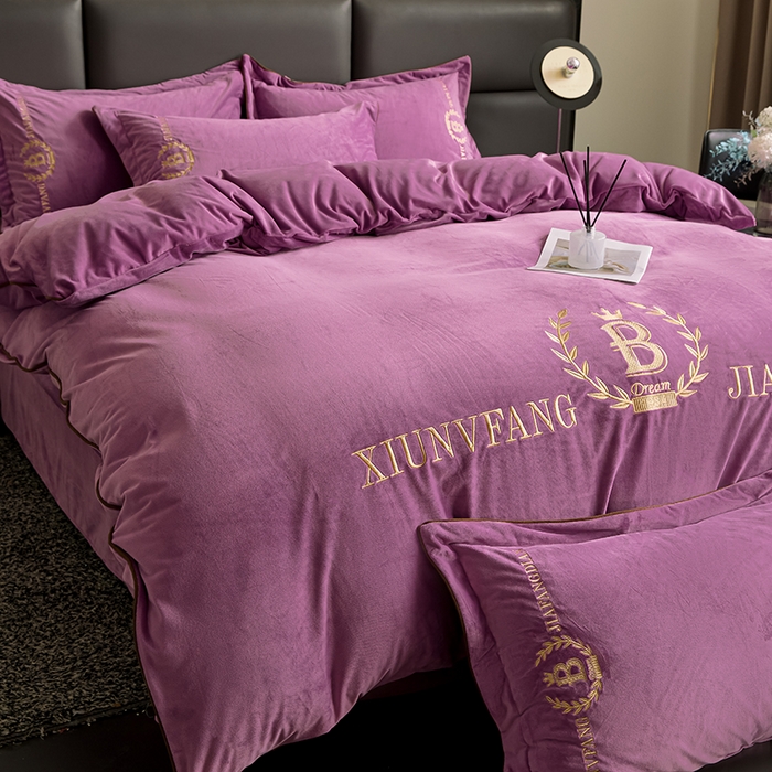 91家纺网 家纺一手货源 找家纺 绣女坊 2024新款高克重宝宝绒四件套 眷恋-浪漫紫