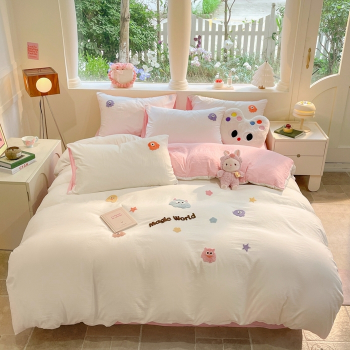 91家纺网 家纺一手货源 找家纺 （总）葡萄家 2024新款毛巾绣水洗云朵棉萌系小怪兽四件套