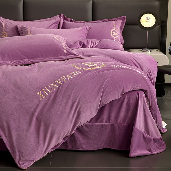 91家纺网 家纺一手货源 找家纺 绣女坊 2024新款高克重宝宝绒四件套 眷恋-浪漫紫