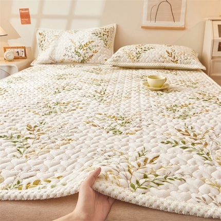 91家纺网 家纺一手货源 找家纺 (总) 兄弟坊 2025新款牛奶绒印花床护垫床笠 床垫保护套