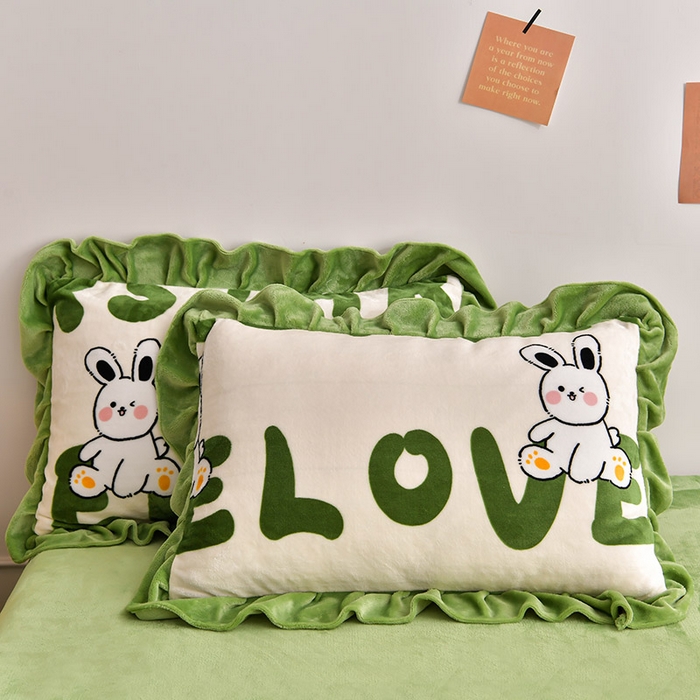 91家纺网 家纺一手货源 找家纺 妮恒美 2024新款韩版牛奶绒四件套 爱心兔