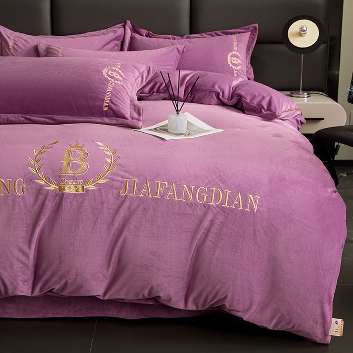 91家纺网 家纺一手货源 找家纺 绣女坊 2024新款高克重宝宝绒四件套 眷恋-浪漫紫