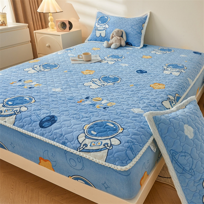 91家纺网 家纺一手货源 找家纺 兄弟坊 2024新款牛奶绒印花床护垫床笠 床垫保护套 宇航员-床笠款