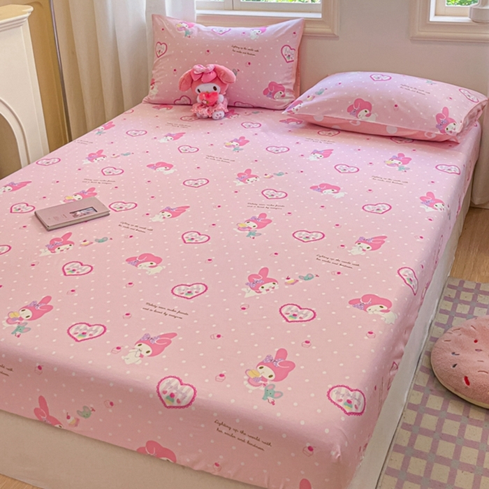 91家纺网 家纺一手货源 找家纺 博雅 2024新款三丽鸥卡通系列全棉印花床笠 粉色爱心美乐蒂