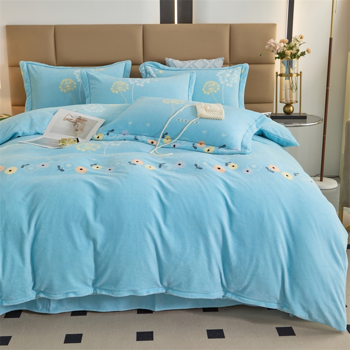 91家纺网 家纺一手货源 找家纺 优姿家纺 2025新款加厚全消光牛奶绒印花四件套 浅浅花香