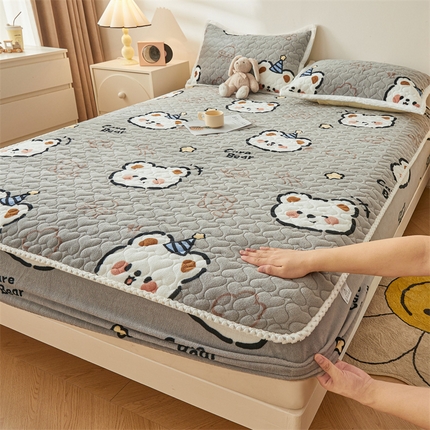 91家纺网 家纺一手货源 找家纺 (总) 兄弟坊 2025新款牛奶绒印花床护垫床笠 床垫保护套