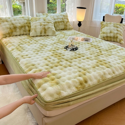 91家纺网 家纺一手货源 找家纺 圣比熊 2025新款兔毛绒床笠水晶绒床垫保护套牛奶绒床垫套 梦幻果绿