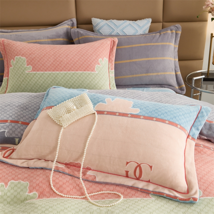 91家纺网 家纺一手货源 找家纺 优姿家纺 2025新款加厚全消光牛奶绒印花四件套 芬格兰