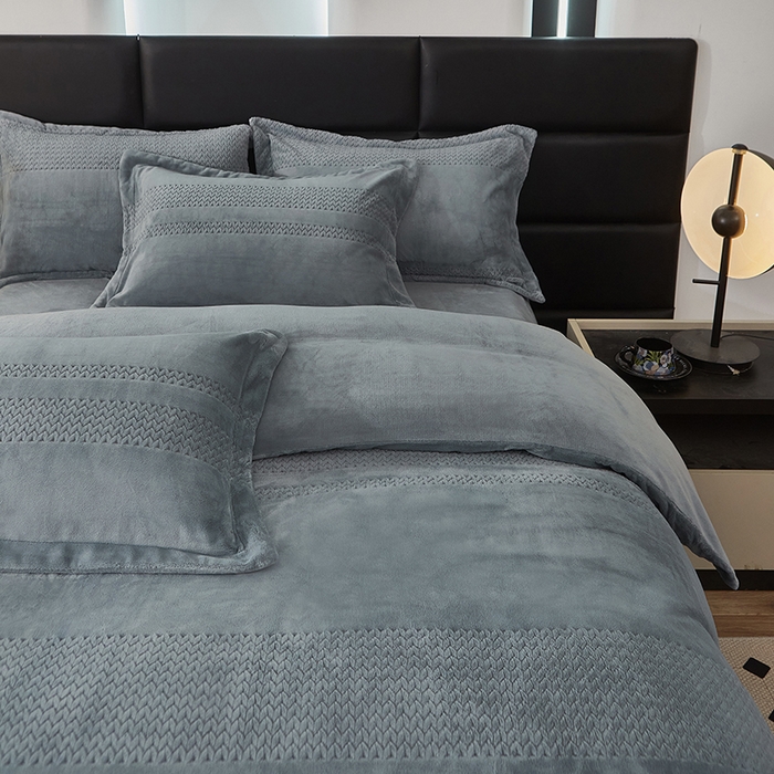 91家纺网 家纺一手货源 找家纺 绣女坊 2024新款雕花绒-大麦四件套 大麦-灰色