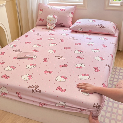 91家纺网 家纺一手货源 找家纺 博雅 2024新款三丽鸥卡通系列全棉印花床笠 粉色蝴蝶结KT