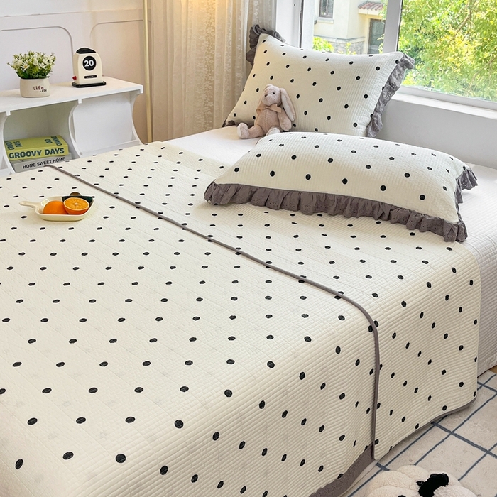 91家纺网 家纺一手货源 找家纺 暖居 2024新款韩系大包边双面纯棉床盖 经典小波点