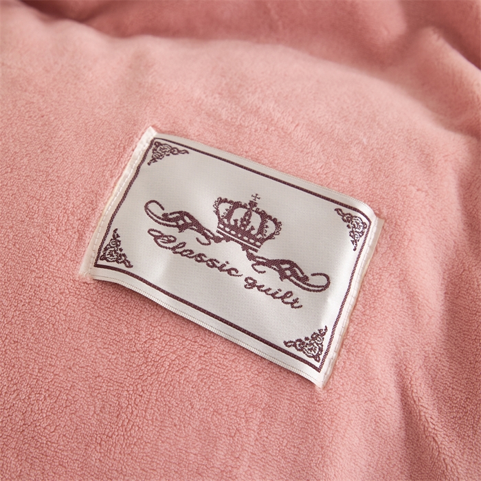 91家纺网 家纺一手货源 找家纺 优姿家纺 2025新款加厚全消光牛奶绒印花四件套 淡粉玉