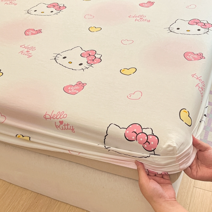 91家纺网 家纺一手货源 找家纺 博雅 2024新款三丽鸥卡通系列全棉印花床笠 彩色KT