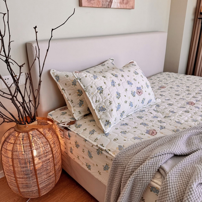 91家纺网 家纺一手货源 找家纺 兜米家居 2024新款云朵水洗纱夹棉单品床笠 小蓝花