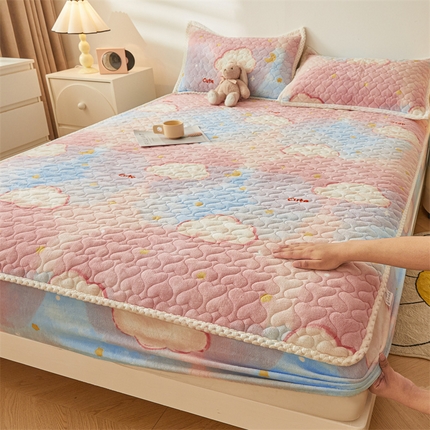 91家纺网 家纺一手货源 找家纺 (总) 兄弟坊 2025新款牛奶绒印花床护垫床笠 床垫保护套