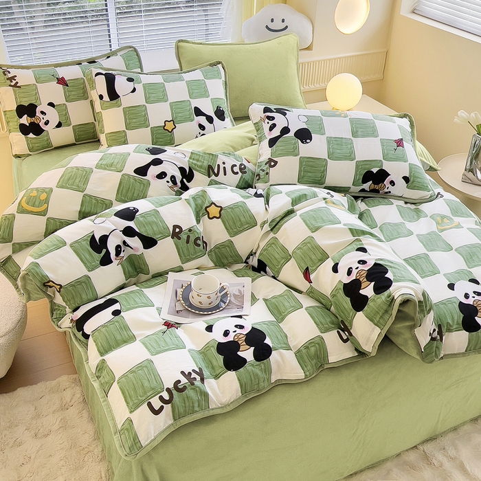 91家纺网 家纺一手货源 找家纺 2024新款全棉加牛奶绒四件套单被套系列-四件套 緑格熊猫