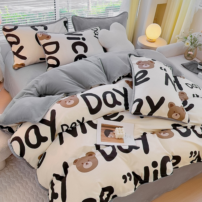91家纺网 家纺一手货源 找家纺 2024新款全棉加牛奶绒四件套单被套系列-四件套 字母熊