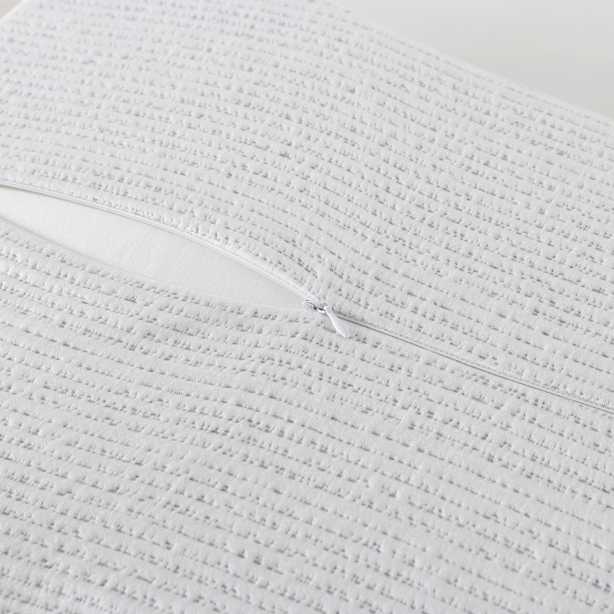 91家纺网 家纺一手货源 找家纺 境月枕芯坊 2024新款软回弹记忆棉枕芯 软回弹记忆棉枕-曲线款40*64*11cm