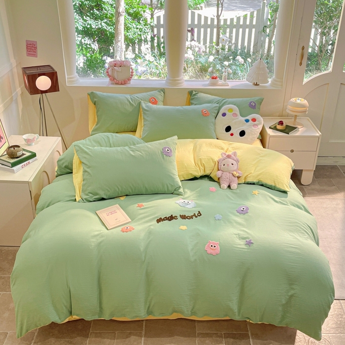 91家纺网 家纺一手货源 找家纺 葡萄家 2024新款毛巾绣水洗云朵棉萌系小怪兽四件套 小怪兽-黄绿