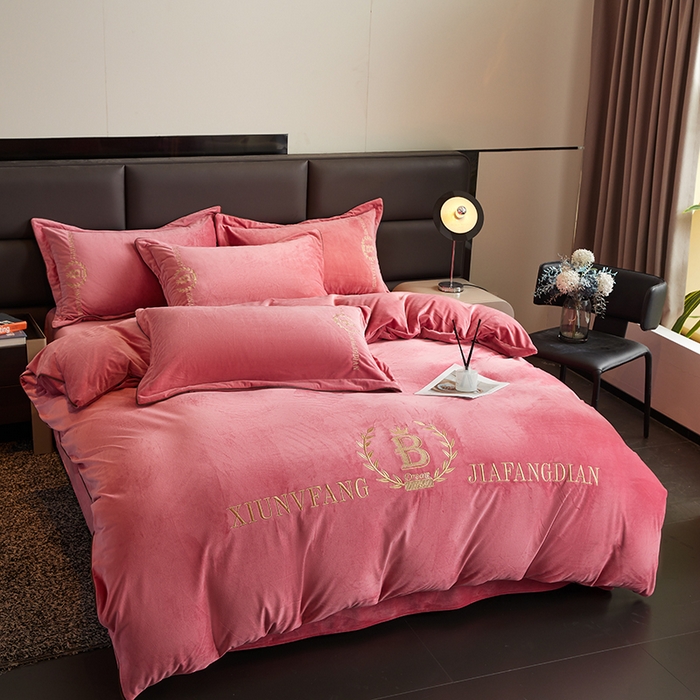 91家纺网 家纺一手货源 找家纺 绣女坊 2024新款高克重宝宝绒四件套 眷恋-红豆沙