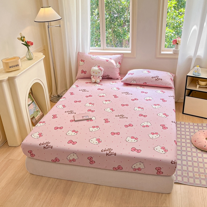 91家纺网 家纺一手货源 找家纺 博雅 2024新款三丽鸥卡通系列全棉印花床笠 粉色蝴蝶结KT