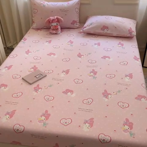 91家纺网 家纺一手货源 找家纺 博雅 2024新款三丽鸥卡通系列全棉印花床笠 粉色爱心美乐蒂