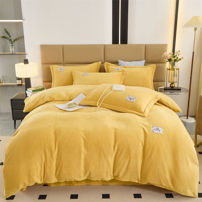 91家纺网 家纺一手货源 找家纺 优姿家纺 2025新款加厚全消光牛奶绒印花四件套 姜黄