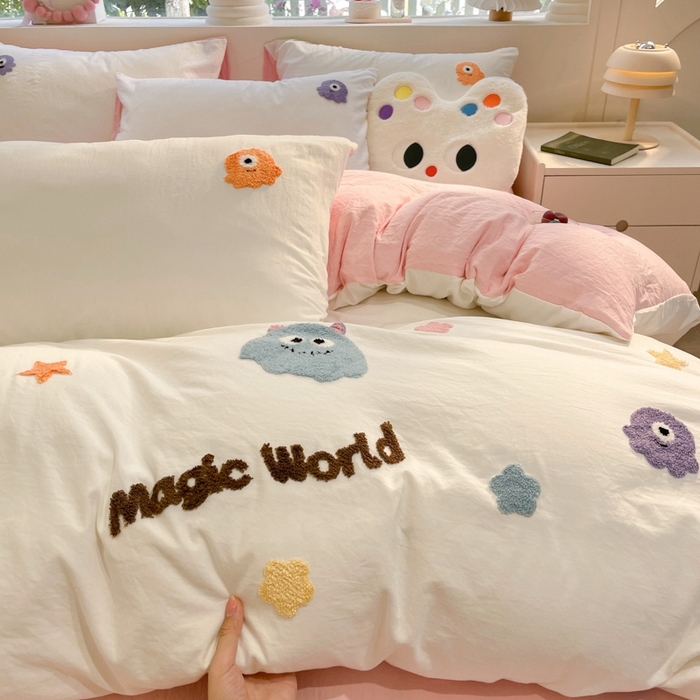 91家纺网 家纺一手货源 找家纺 （总）葡萄家 2024新款毛巾绣水洗云朵棉萌系小怪兽四件套