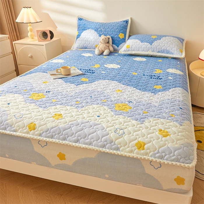 91家纺网 家纺一手货源 找家纺 兄弟坊 2024新款牛奶绒印花床护垫床笠 床垫保护套 云朵-床笠款